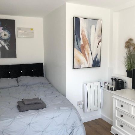 Lovely Modern Decorated 1 Bed Studio Newport  Luaran gambar